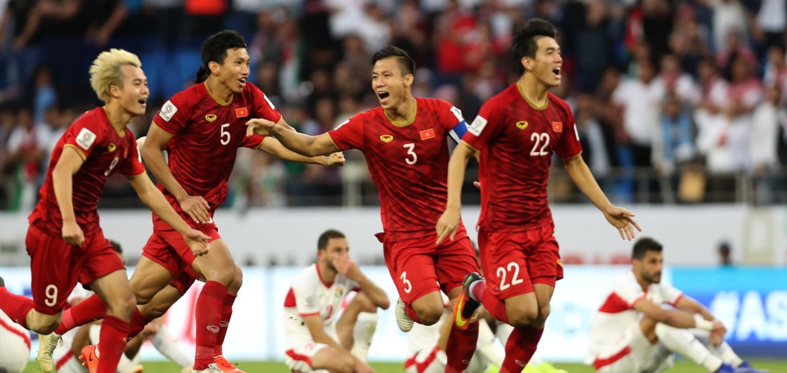 Bóng đá Việt Nam tiếp tục vượt qua Australia trên Bảng xếp hạn châu Á